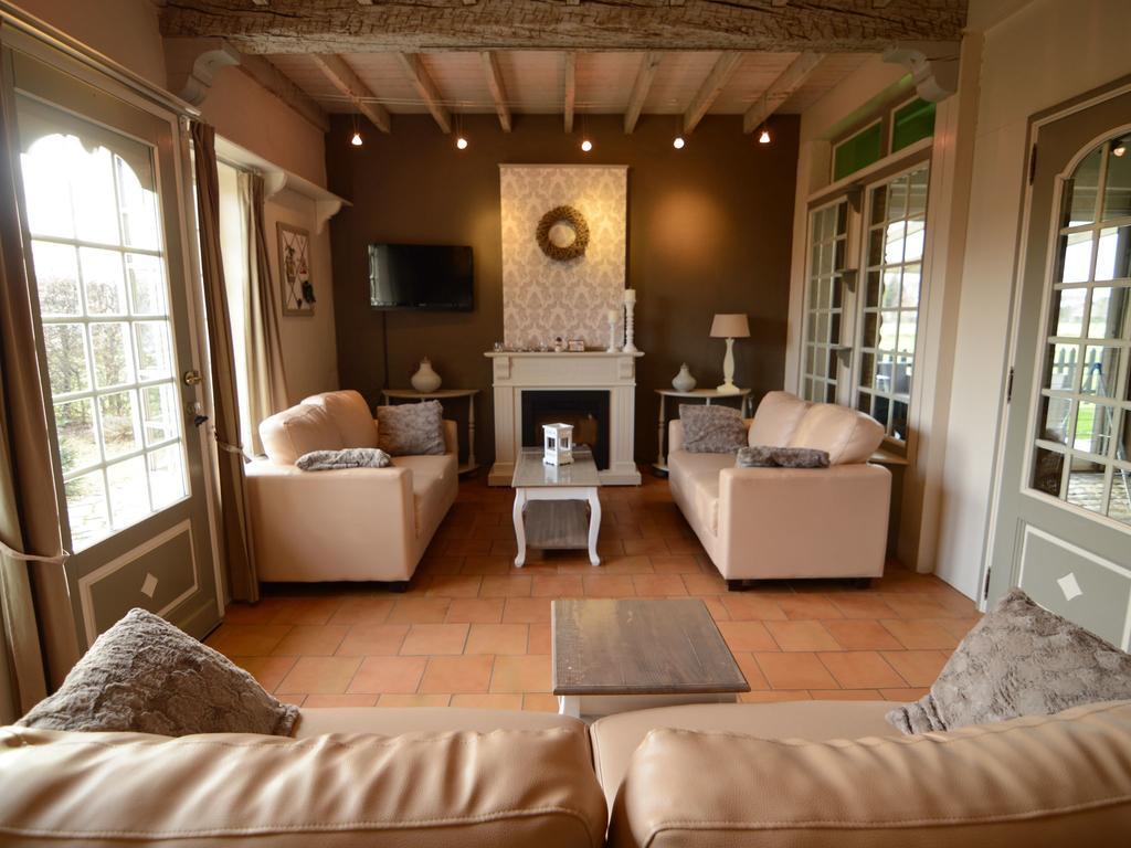 Charming Holiday Home In Zele Near The Forest Buitenkant foto