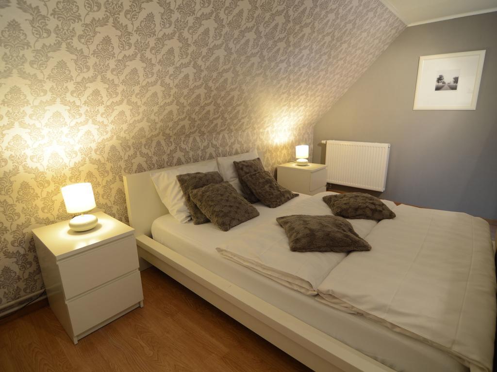Charming Holiday Home In Zele Near The Forest Buitenkant foto